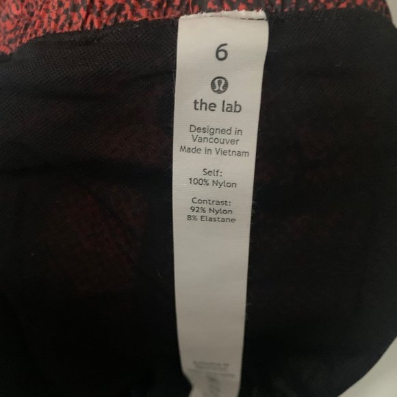 LULULEMON LAB 2 PIECE TOP AND SHORTS RED BLACK - Picture 9 of 9